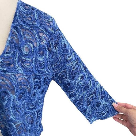 Chico’s Floral Crochet Cropped Open Front Blue Lace Cardigan Women Size M (1) - Picture 6 of 7